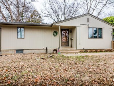 946 Mission Ave, Manhattan, KS, 66502