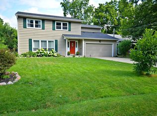 125 Forest Ave, Lake Zurich, IL 60047