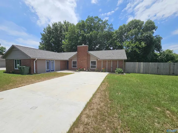 12000 Runningmeade Trl SE, Huntsville, AL 35803