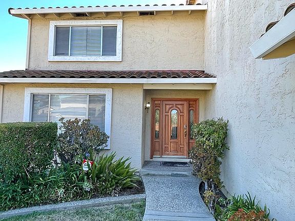 2nd image of 4553 Park Paxton Pl