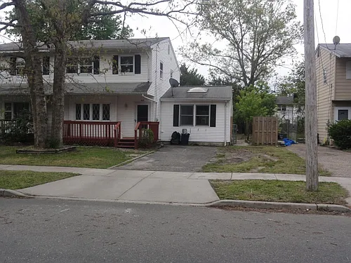 822 Maple St Photo 1