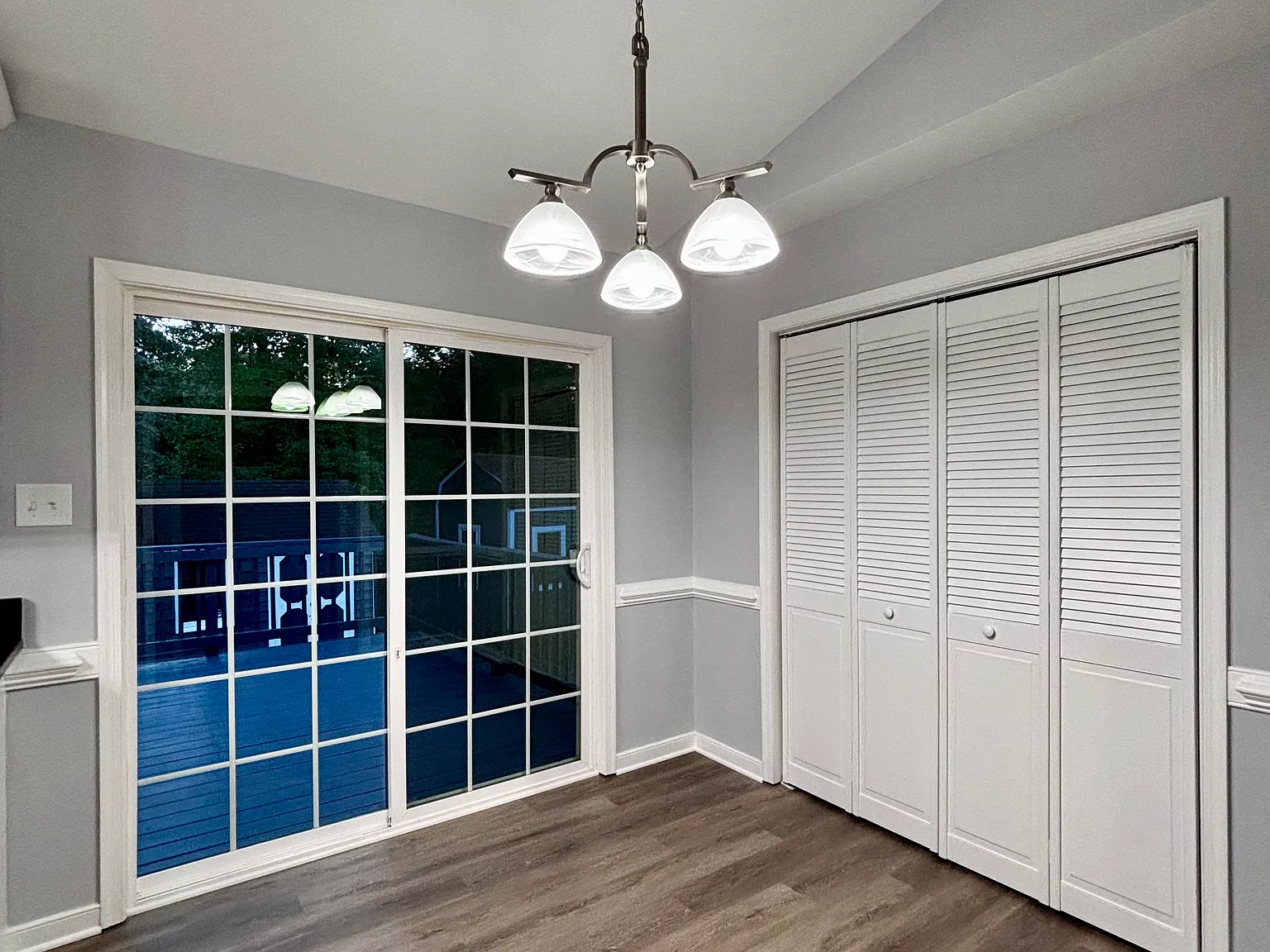 3 bed, 1056 sqft, $2,150 — Photo 3