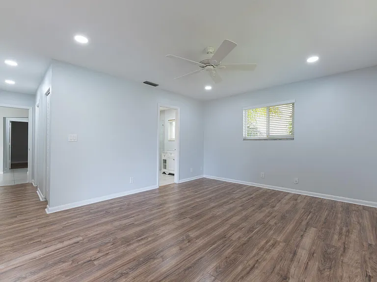 4695 Brandywine Dr — Photo 17