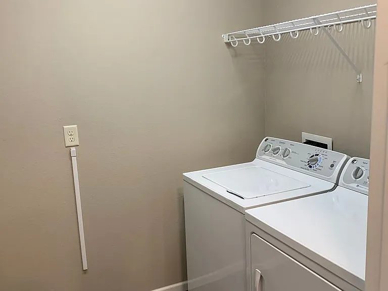 Aspen Trail Apartments — Photo 43