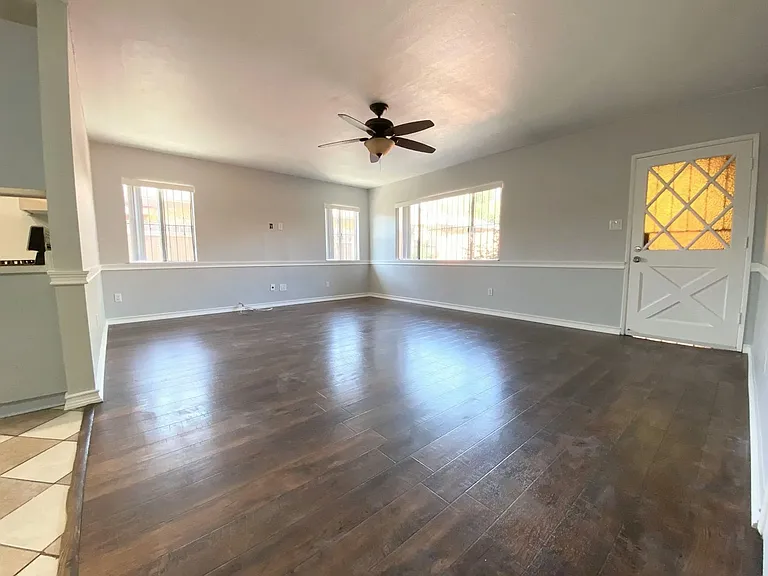 2037 N Lime Ave — Photo 2