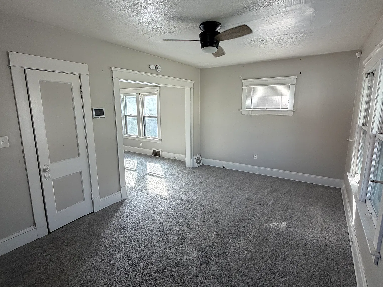 3 bed, 1000 sqft, $1,450 — Photo 2