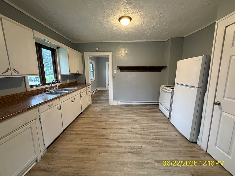 1203 E 27th St — Photo 3