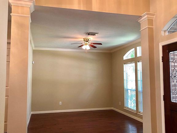 3rd image of 22007 Willow Side Ct