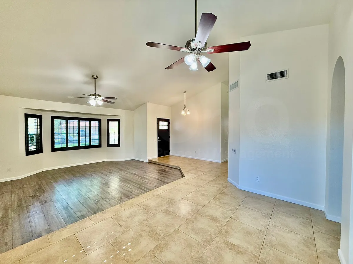 4 bed, 2.0 bath, 2003 sqft, $2,500 — Photo 4