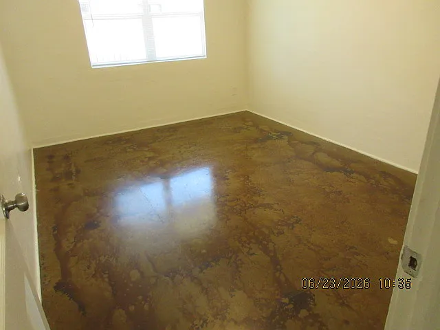 223 W Turney Ave — Photo 12