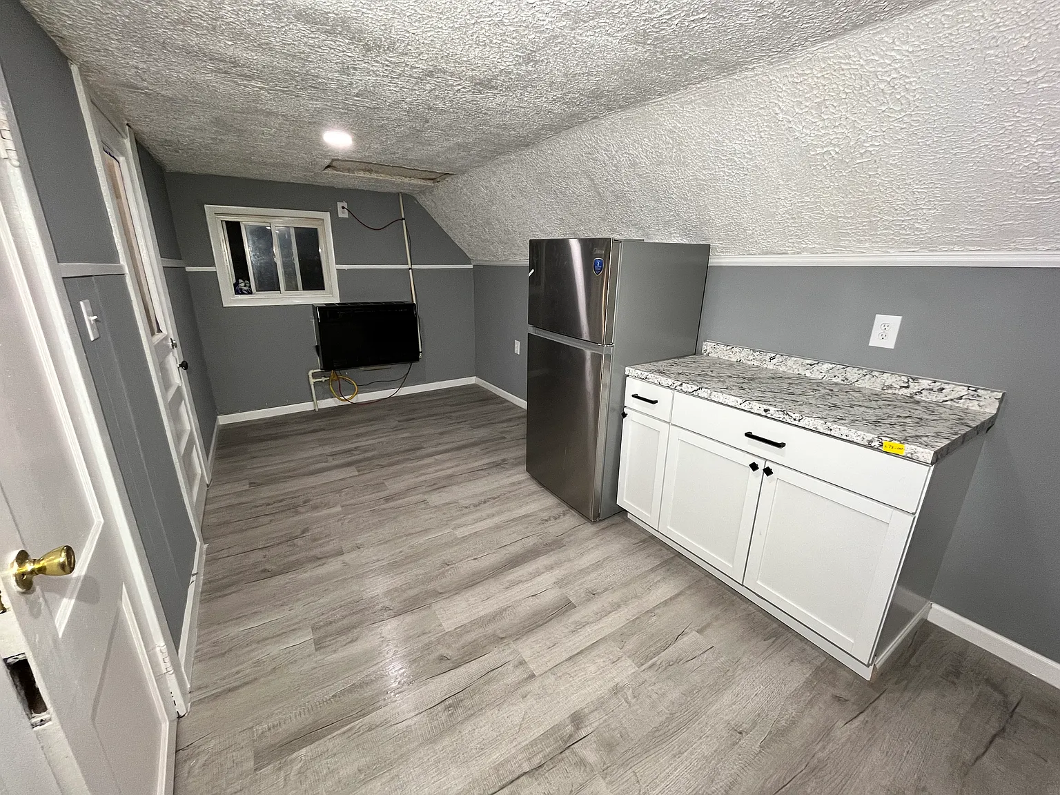 1 bed, 800 sqft, $1,200 — Photo 2
