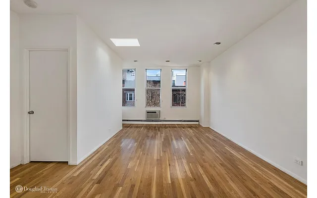 Sold by Douglas Elliman | media 21