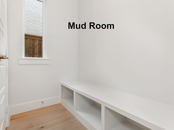 3rd image of 922 Protea St