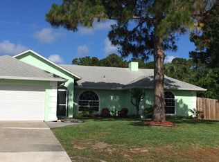 421 Columbus St, Sebastian, FL 32958