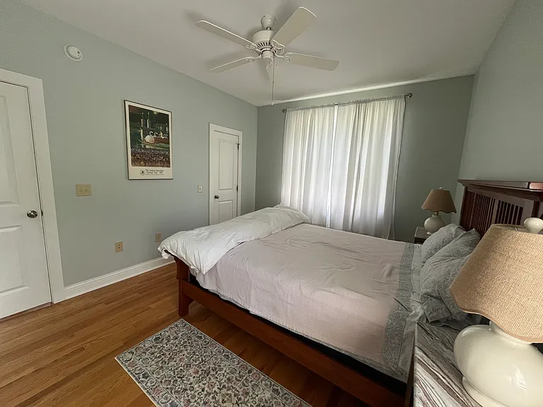 913 N Maple St — Photo 17