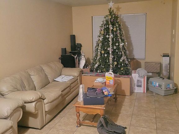 2nd image of 22 Avenida Jardin