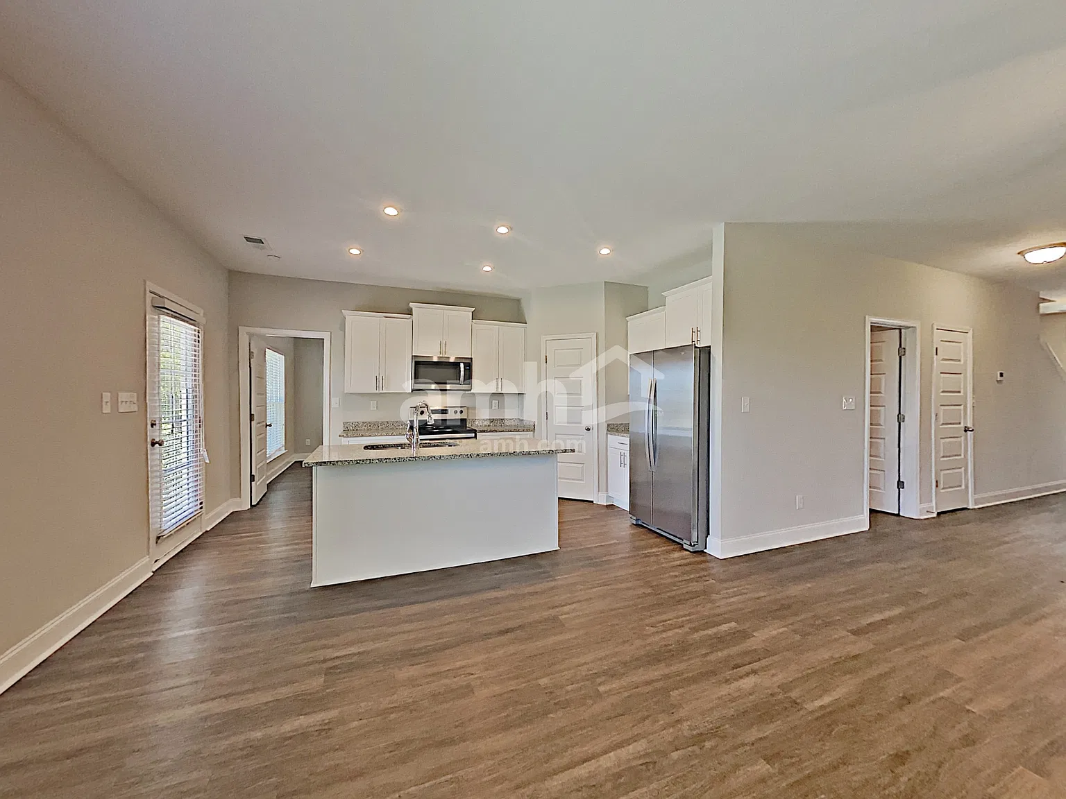3 bed, 3.0 bath, 1613 sqft, $2,350 — Photo 4