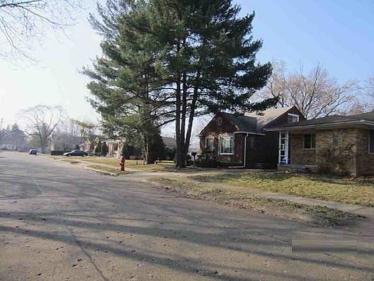 2nd image of 24295 Rosebud Ave