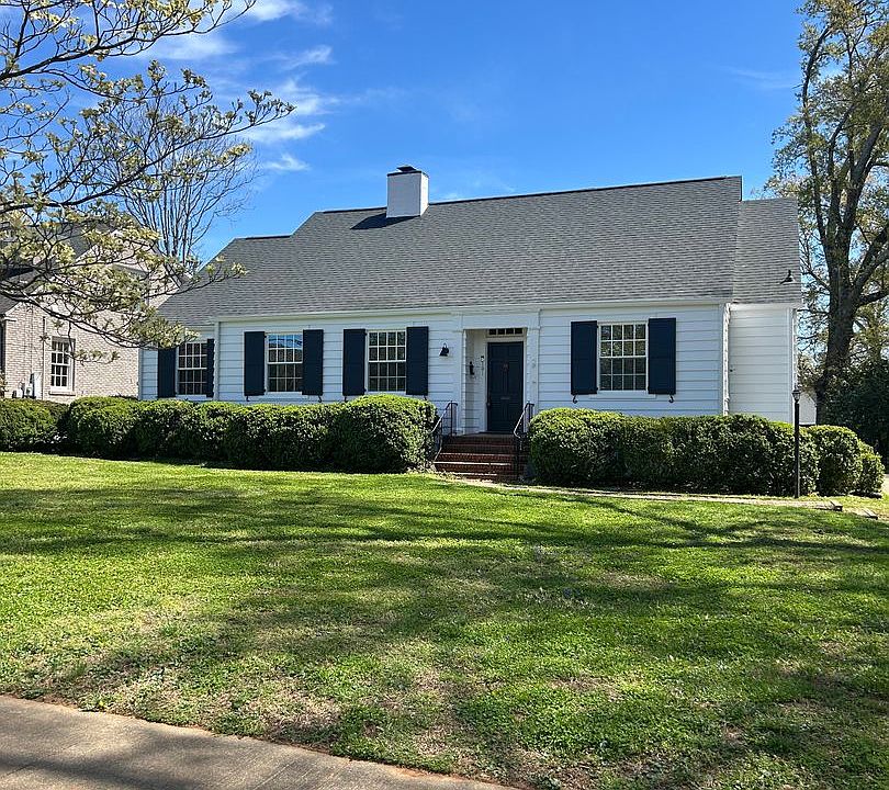 1st image of 101 W Augusta Pl
