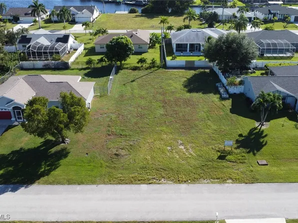 2143 SE 18th Pl, Cape Coral, FL 33990