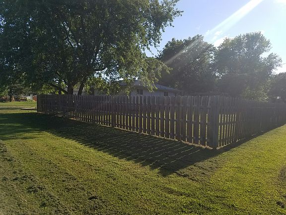 2nd image of 1516 S Poplar St