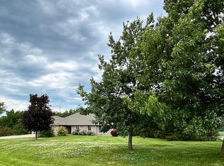 13707 Ryan Rd, Peosta, IA 52068