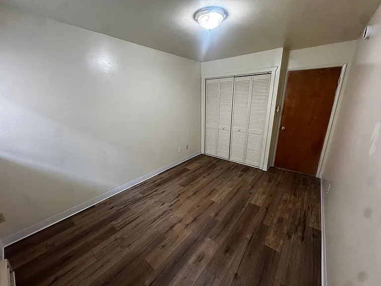 Avante Apartments - Charming, Centrally Located Building with Off Street Parking! — Photo 6