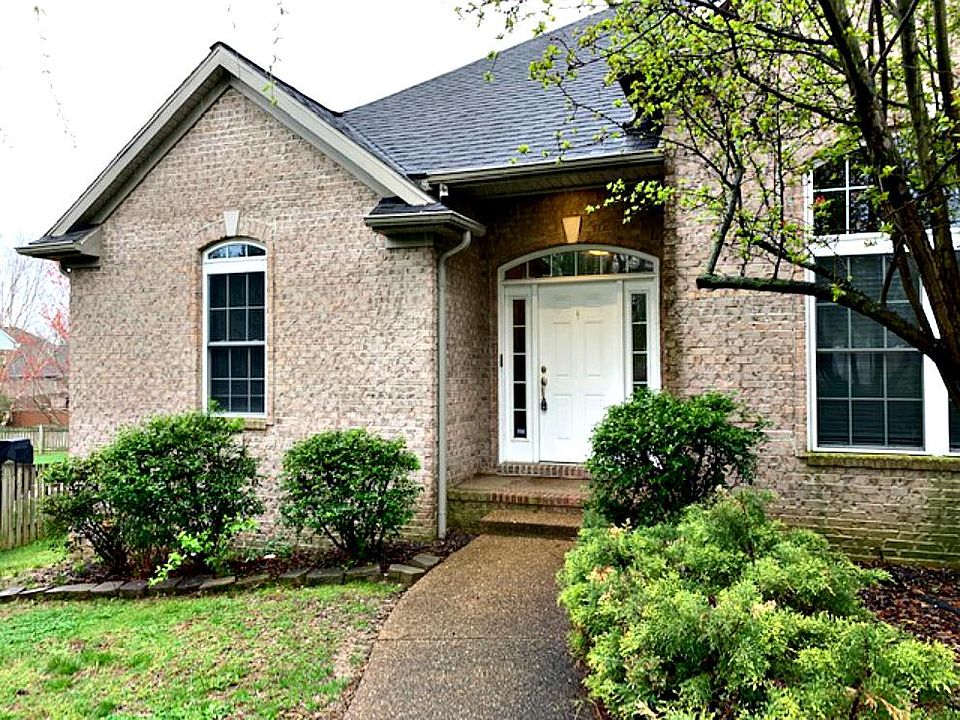 1st image of 2539 Beaumont Dr