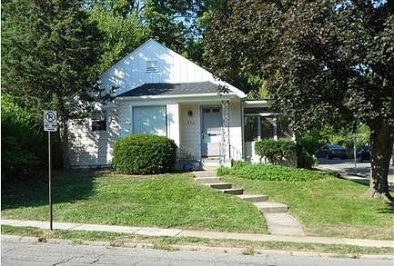 2nd image of 502 W Davis Ave
