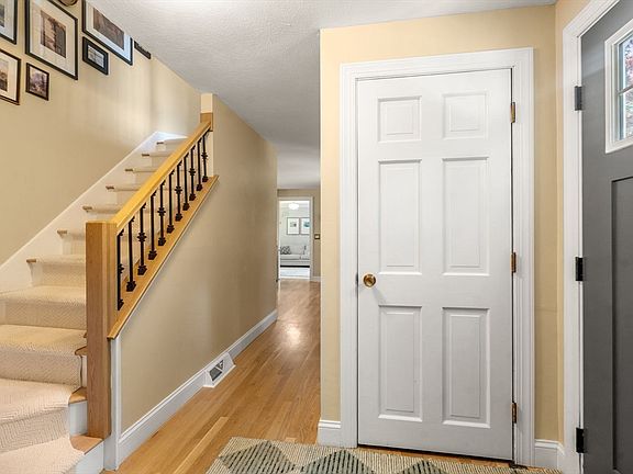 3rd image of 23 Bonney Dr
