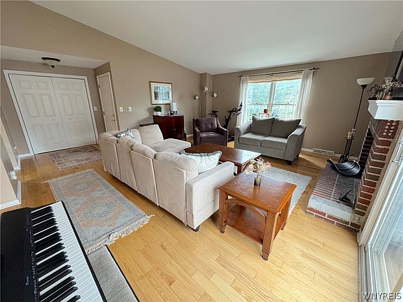 4th image of 940 Hopkins Rd APT B