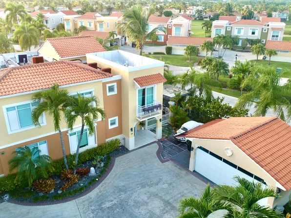 34 Flamboyan, Humacao, PR 00791