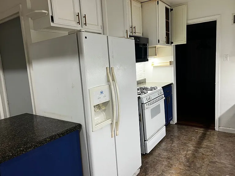1020 S Rock Hill Rd — Photo 8