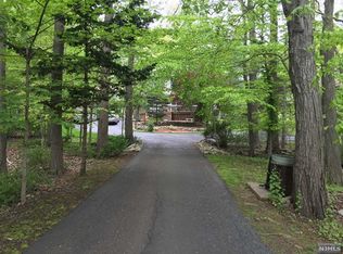 301 Rivervale Rd, River Vale, NJ 07675