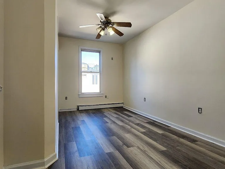 431 Madison Ave #2B — Photo 2