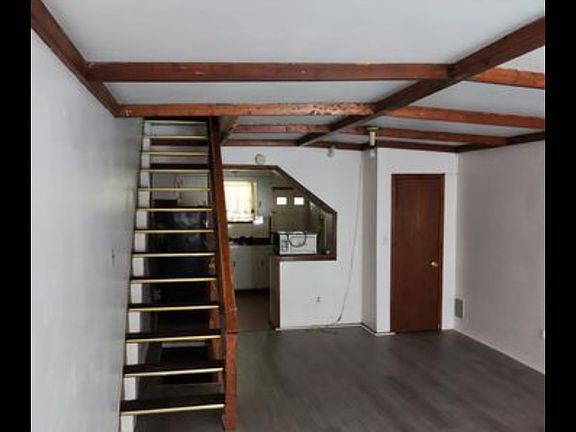 4th image of 2623 S Sheridan St