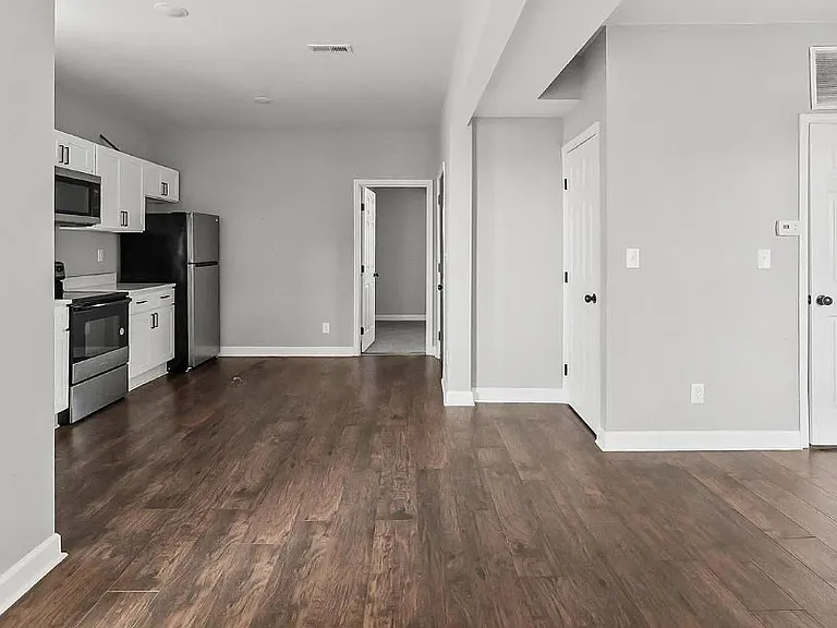 2301 Whittier Ave #1 — Photo 9