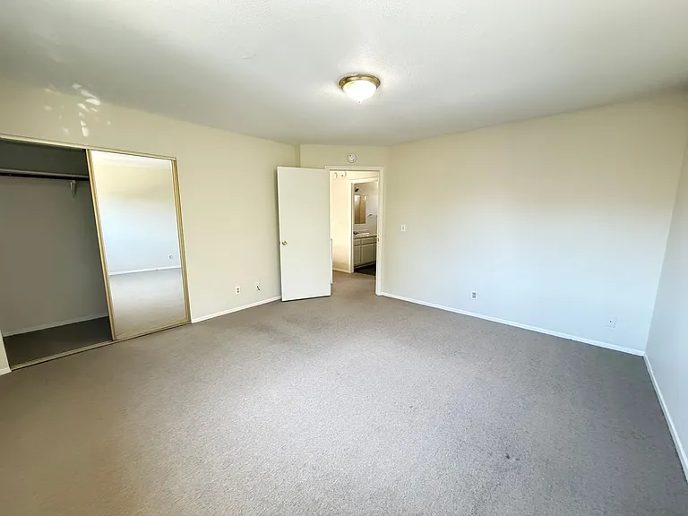 21631 - 21663 Garden Avenue — Photo 55