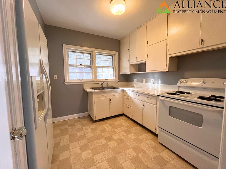 Eighth St 819 N. A & B — Photo 11