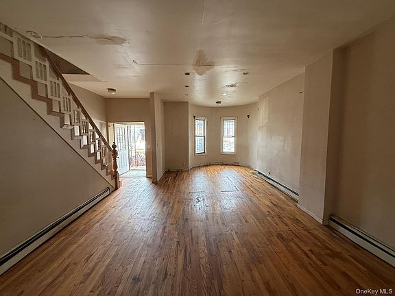 3rd image of 740 E 218th Street
