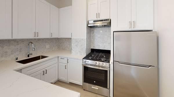 1st image of 810 Eddy St APT 402