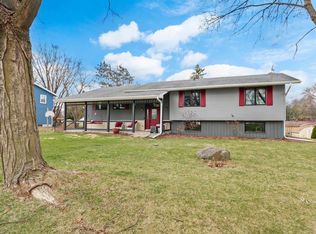 5569 Moonlight Dr, Waunakee, WI 53597
