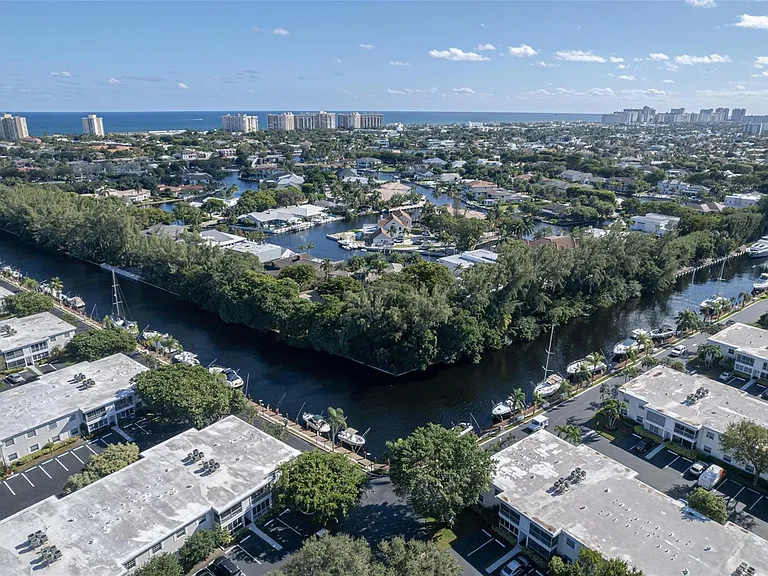 6253 Bay Club Dr #1 — Photo 50