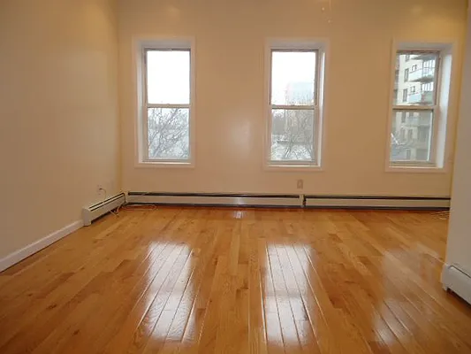 Rented by Hakeem Shahid, LREB | media 10