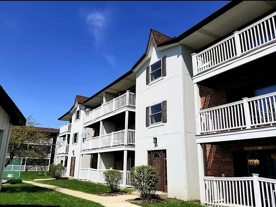 231 Gregory St #11