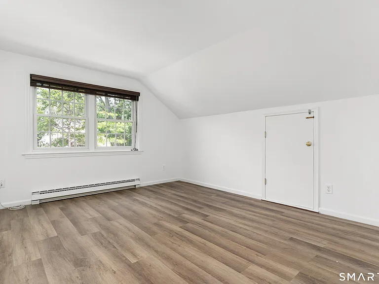 24 Herman Ave — Photo 15