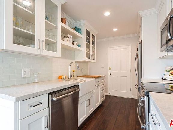 5th image of 4521 Colbath Ave APT 207