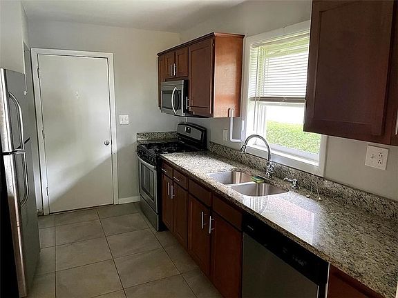 2nd image of 260 Thornton St SW