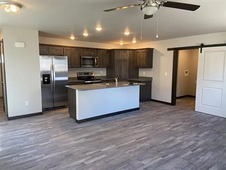 604 Halfpipe St — Photo 6