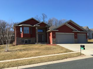 310 Prairie View Dr NE, Pine Island, MN 55963